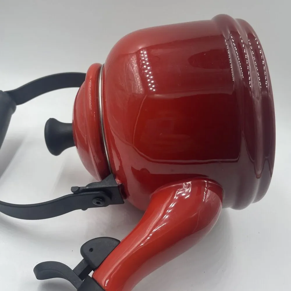 Le Creuset 1.25 Qt/1.1L Demi Tea Kettle w/Lid Flame Red Ombre Enamel Whistling